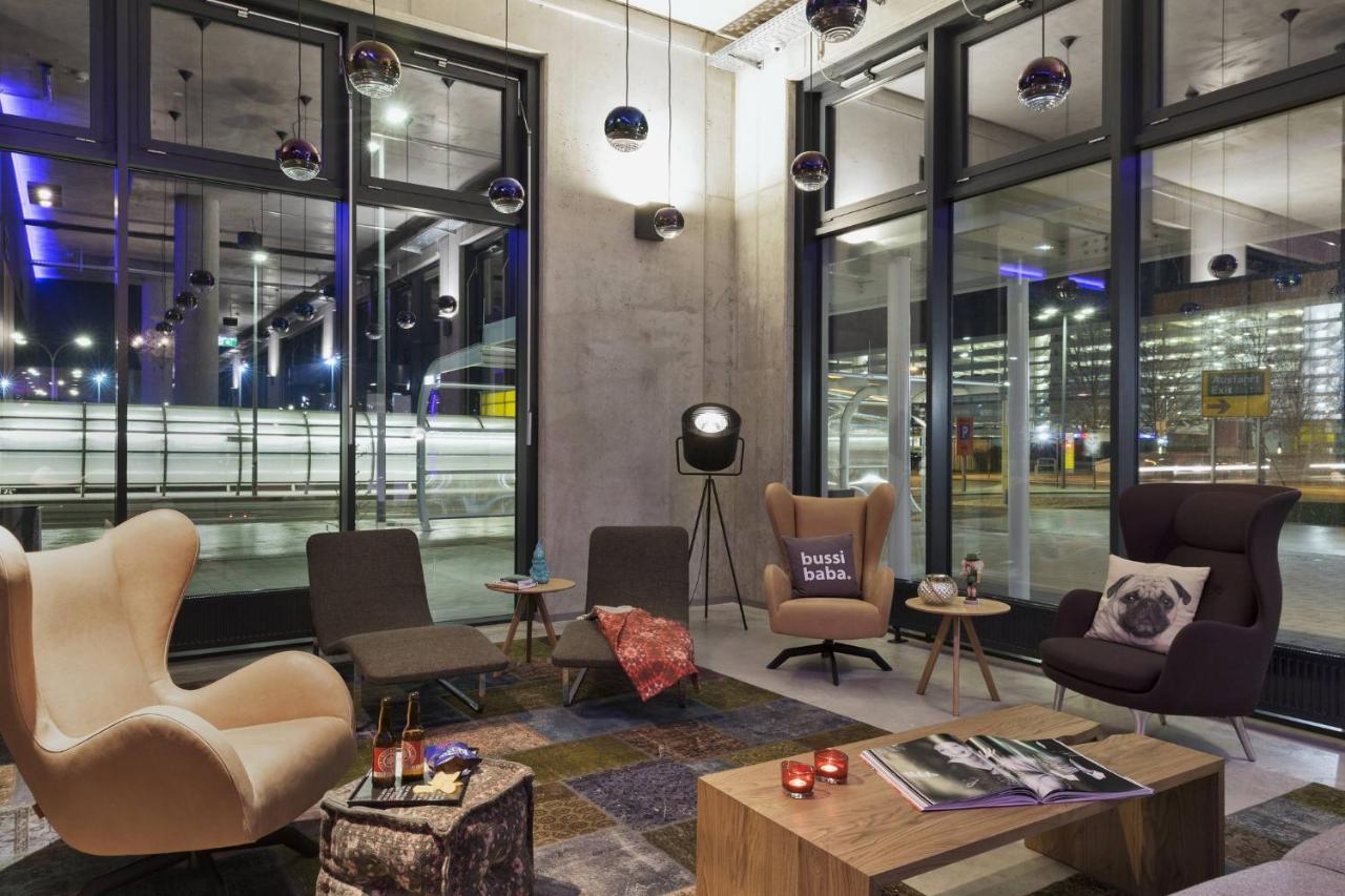 Moxy Vienna Airport Hotel Schwechat Exterior photo